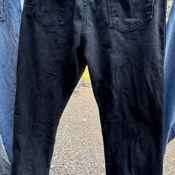 Men’s Wrangler Black Jeans label says 38” x 30” - actual is 36” x31” - Picture 6 of 6